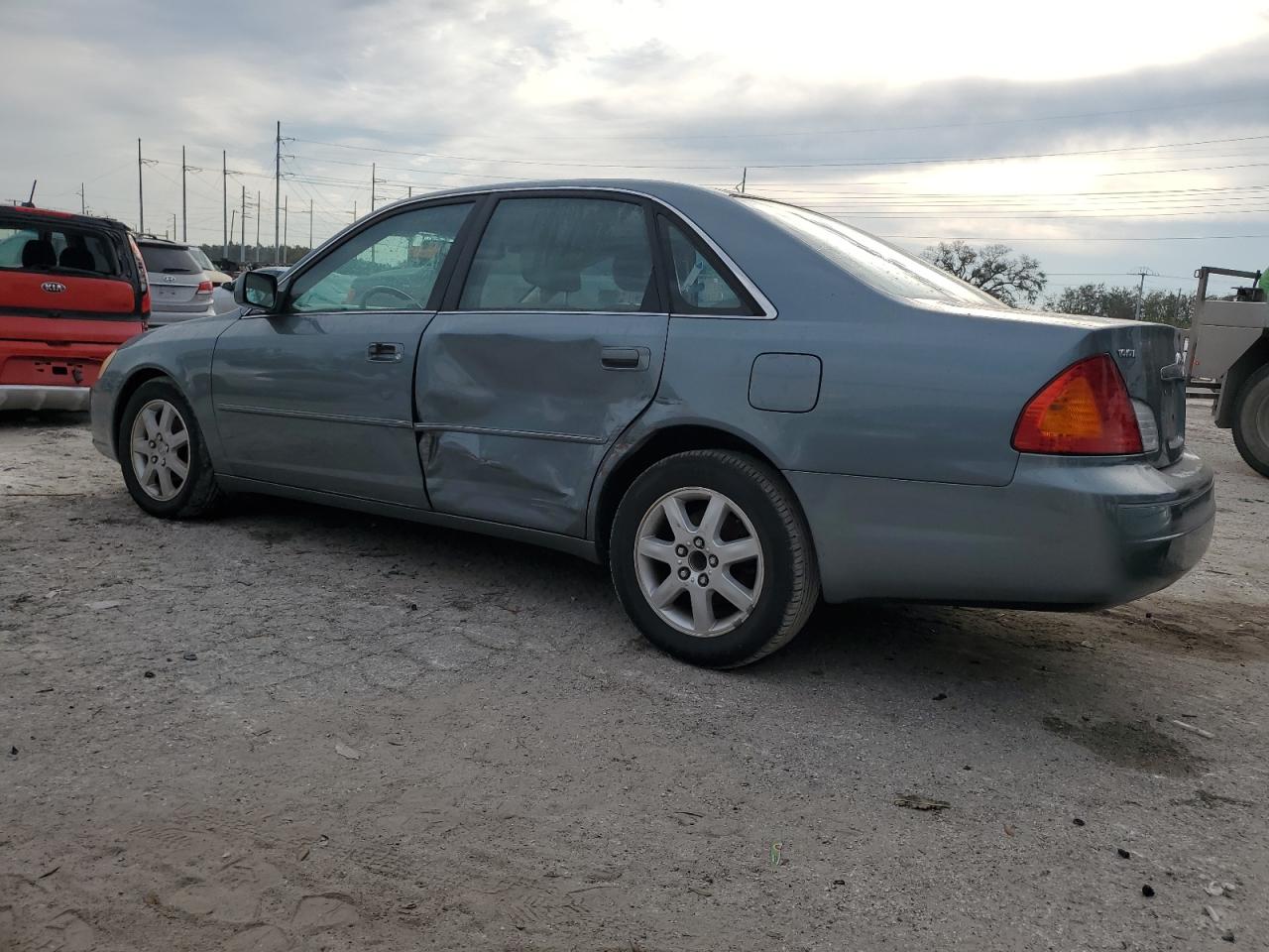 2000 Toyota Avalon VIN 4T1BF28B1YU062872 Copart auction photo, side damage thumbnail 2