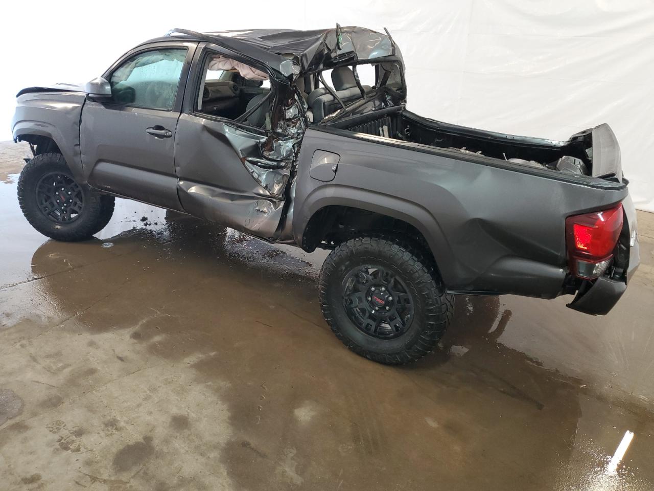 2019 Toyota Tacoma VIN 5TFCZ5AN3KX184399 Copart auction photo, all over damage thumbnail 2
