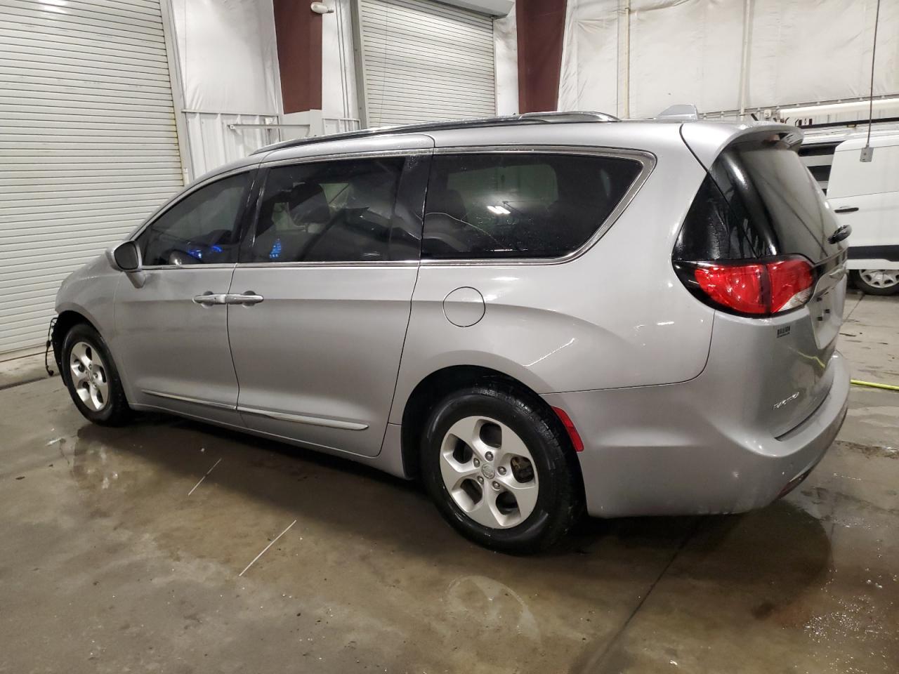 2017 Chrysler Pacifica VIN 2C4RC1EG4HR811294 Copart auction photo, front end damage thumbnail 2