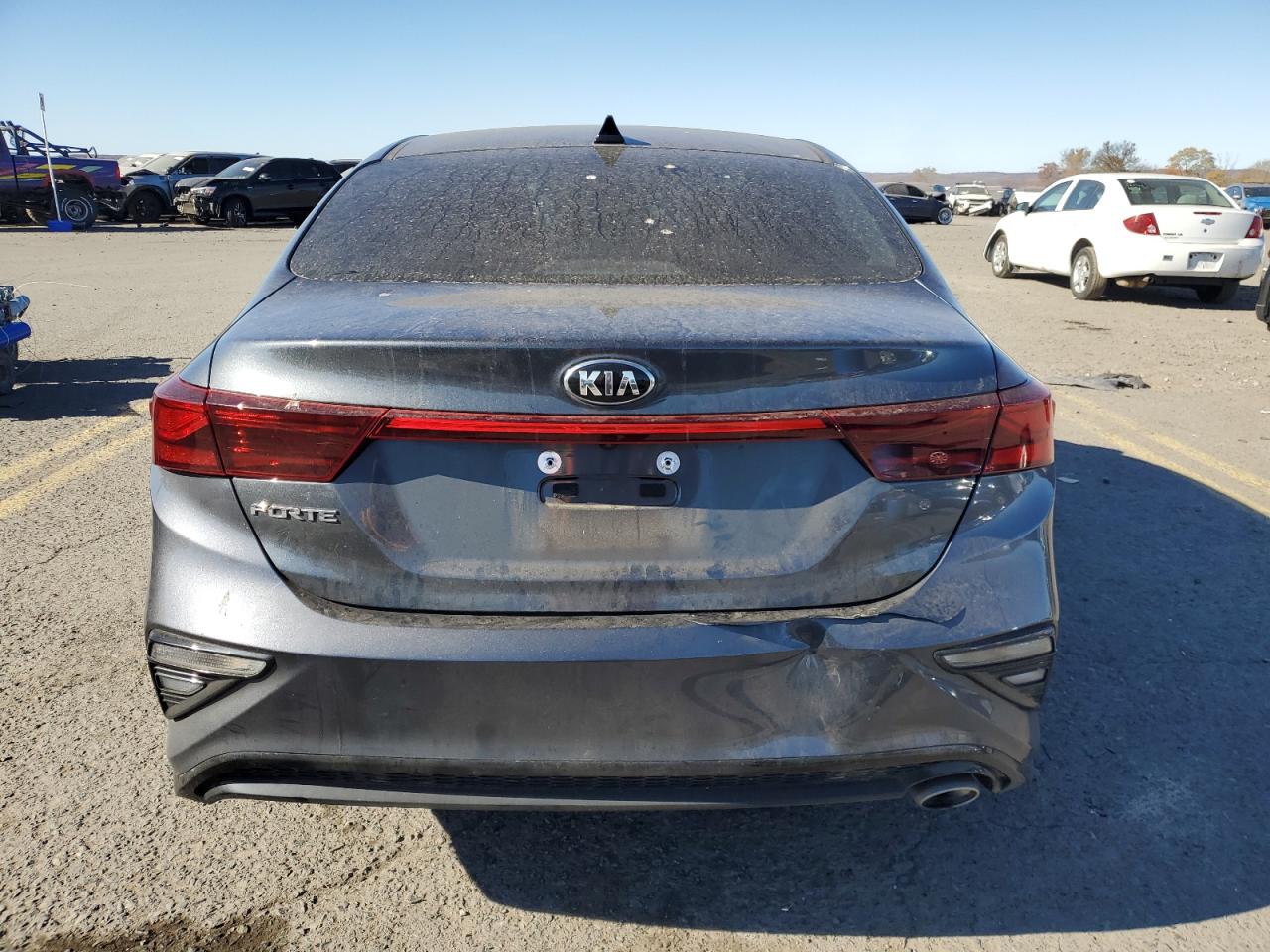 2021 KIA Forte VIN 3KPF24AD5ME347575 Copart auction photo, front end / top/roof damage thumbnail 6