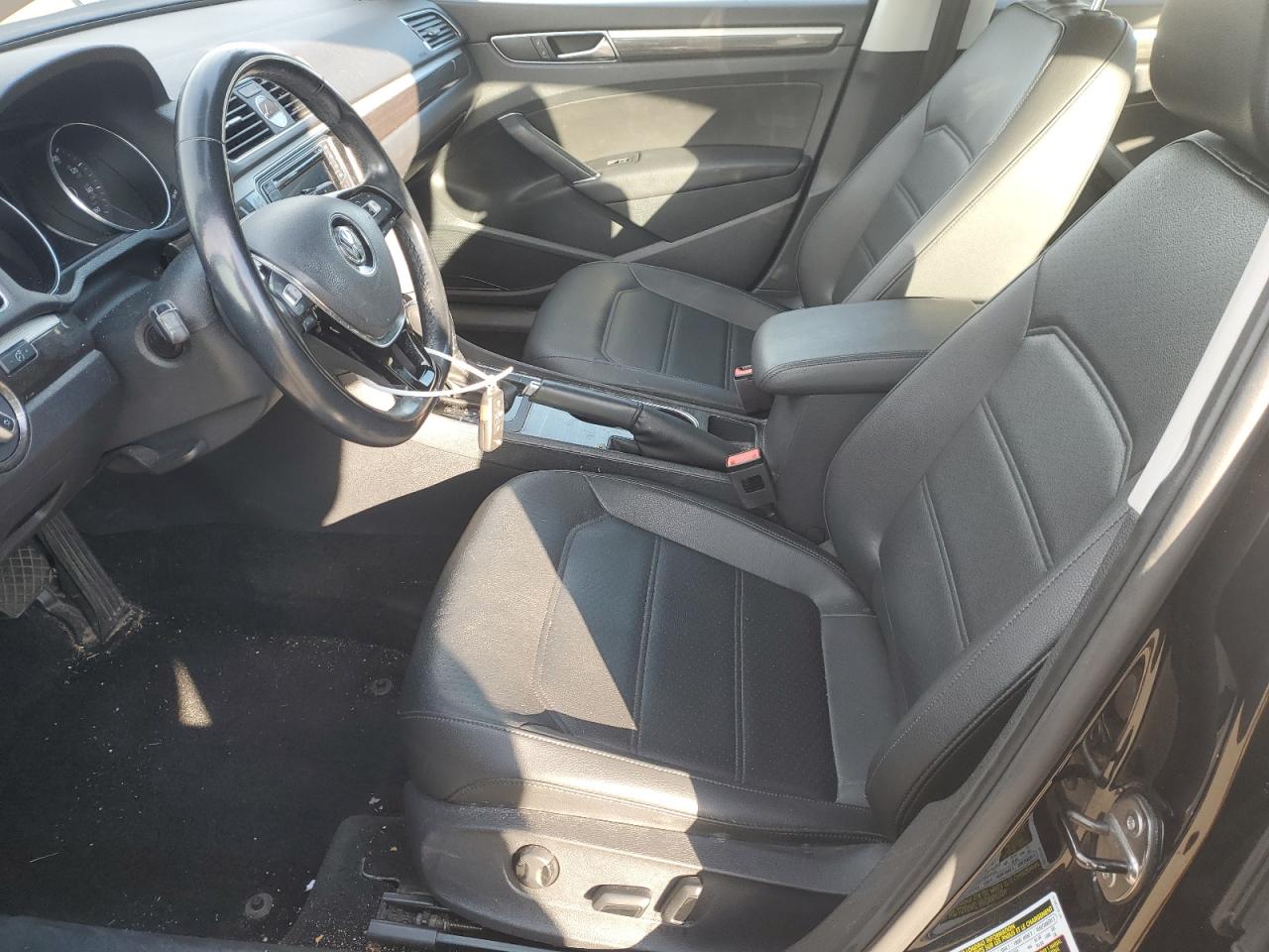 2017 Volkswagen Passat VIN 1VWGT7A39HC069199 Copart auction photo, front end / minor dent/scratches damage thumbnail 7