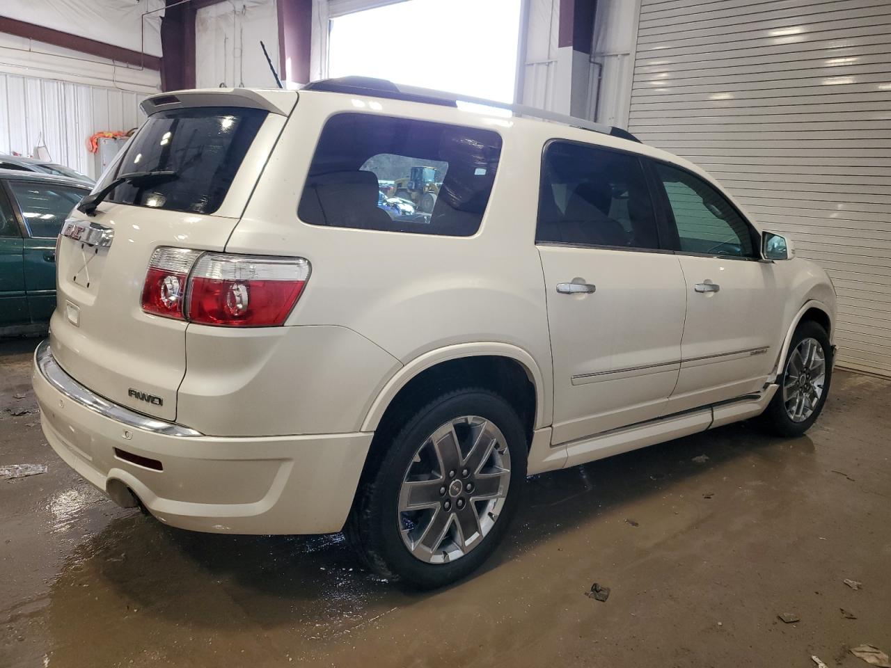 2011 GMC Acadia VIN 1GKKVTEDXBJ333833 Copart auction photo, front end / side damage thumbnail 3