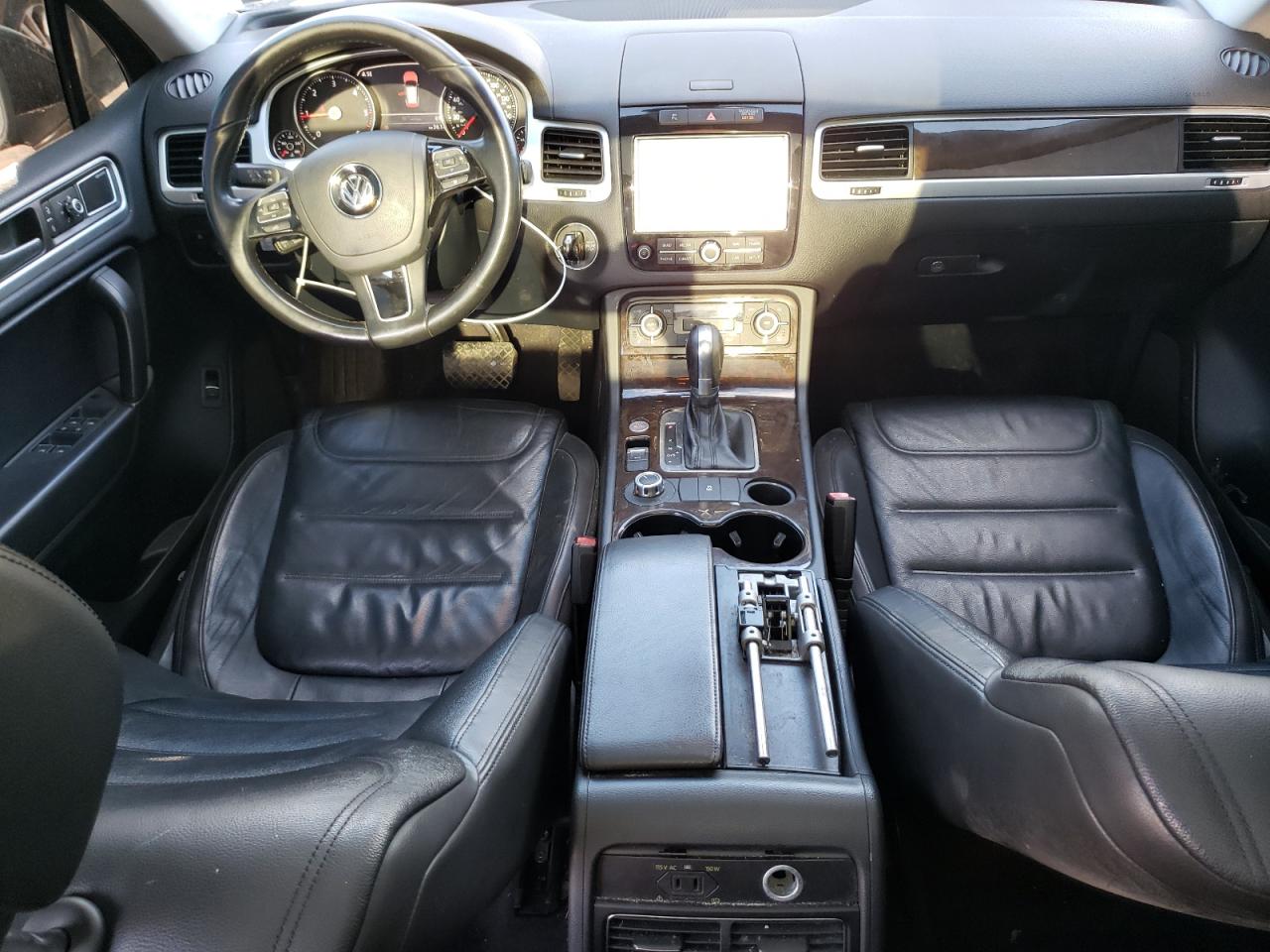 2014 Volkswagen Touareg VIN WVGEP9BP9ED011722 Copart auction photo, rear end damage thumbnail 8