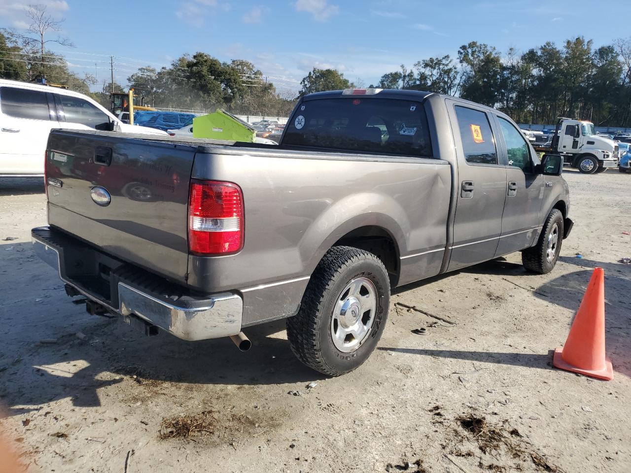 2006 Ford F-150 VIN 1FTRW12W36FA85242 Copart auction photo, front end / side damage thumbnail 3