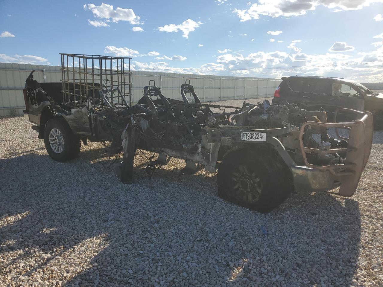 2019 Ford F250 VIN 1FT7W2BT8KEG15126 Copart auction photo, burn damage thumbnail 4