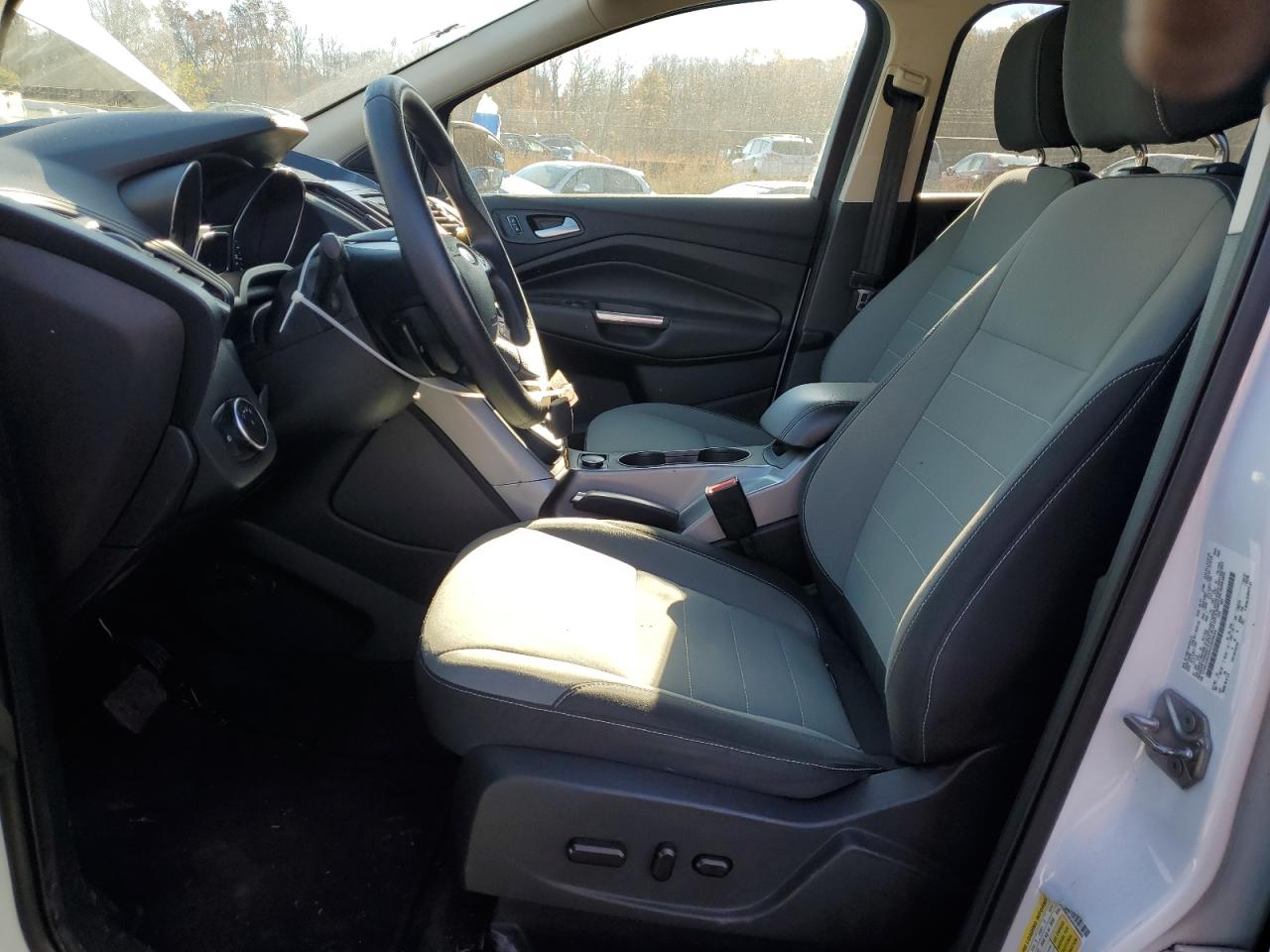 2016 Ford Escape VIN 1FMCU0GX0GUB09092 Copart auction photo, minor dent/scratches damage thumbnail 7