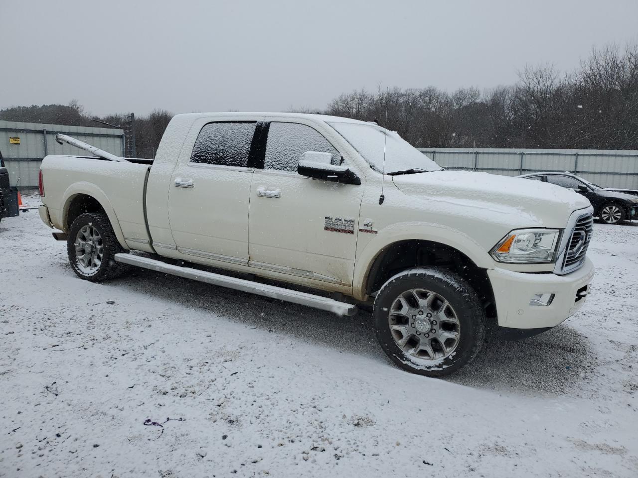 2017 RAM 2500 VIN 3C6UR5PLXHG580781 Copart auction photo, all over damage thumbnail 4