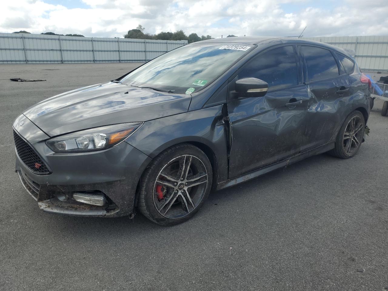 2018 Ford Focus VIN 1FADP3L96JL213310