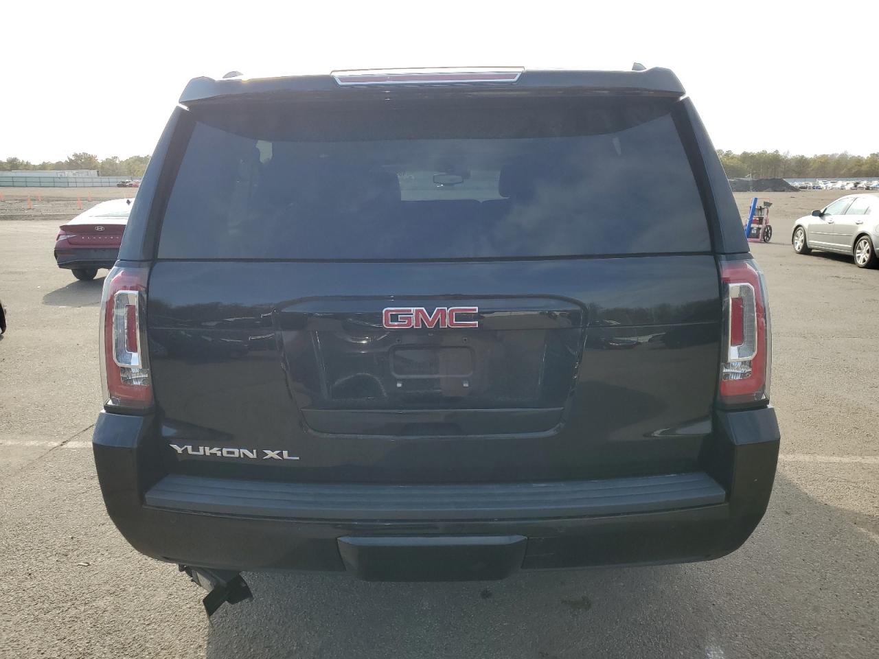2015 GMC Yukon VIN 1GKS2HKC0FR267494 Copart auction photo, front end / rear end damage thumbnail 6
