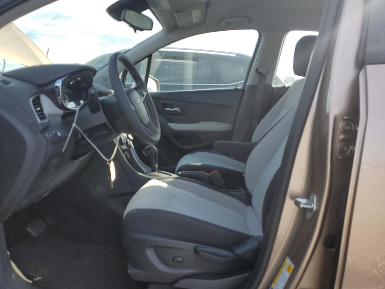 2018 Chevrolet Trax VIN 3GNCJKSB1JL255143 Copart auction photo, minor dent/scratches damage thumbnail 7