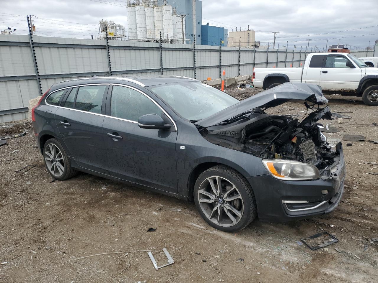 2015 Volvo V60 VIN YV1612SK2F1221131 Copart auction photo, front end damage thumbnail 4