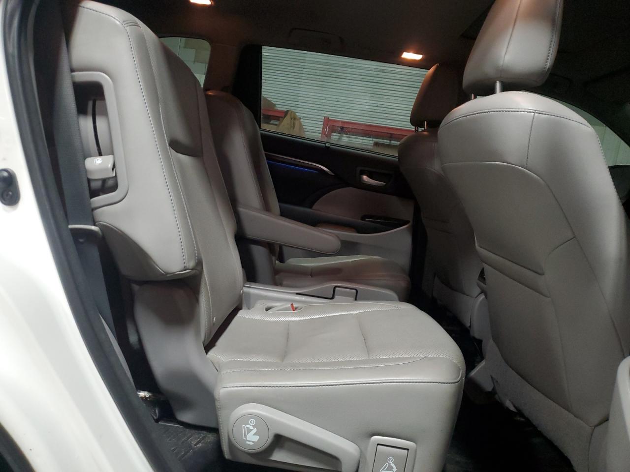 2015 Toyota Highlander VIN 5TDDKRFH9FS107812 Copart auction photo, front end damage thumbnail 12