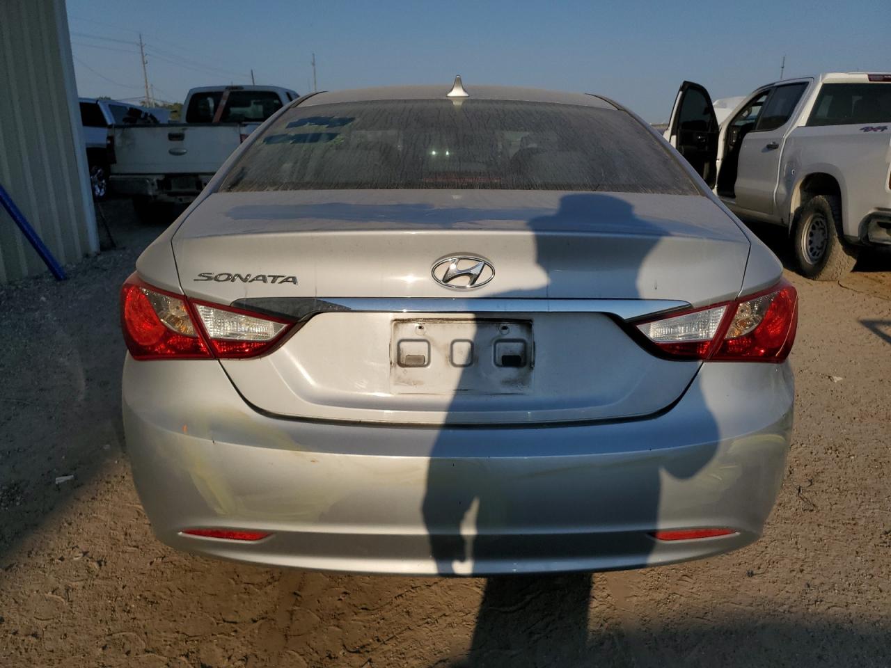 2011 Hyundai Sonata VIN 5NPEB4AC6BH122688 Copart auction photo, front end / top/roof damage thumbnail 6