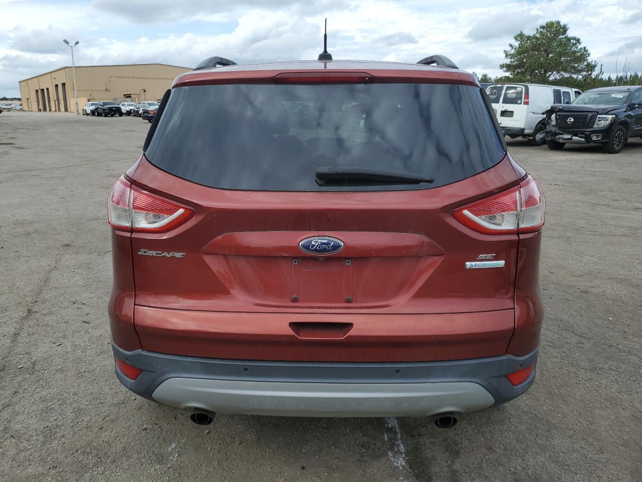 2016 Ford Escape VIN 1FMCU0GXXGUB66352 Copart auction photo, normal wear damage thumbnail 6
