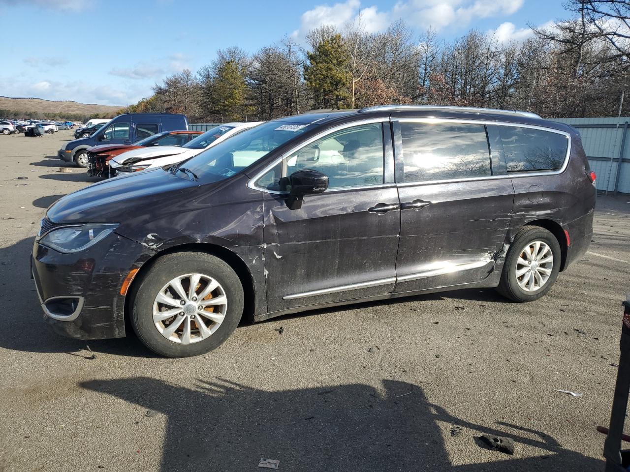 2018 Chrysler Pacifica VIN 2C4RC1BG3JR352771