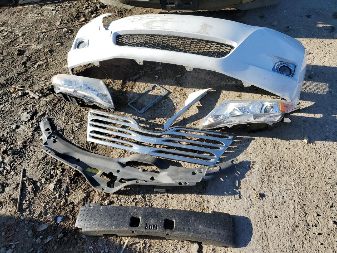 2011 Toyota Venza VIN 4T3ZA3BB8BU041849 Copart auction photo, front end damage thumbnail 13