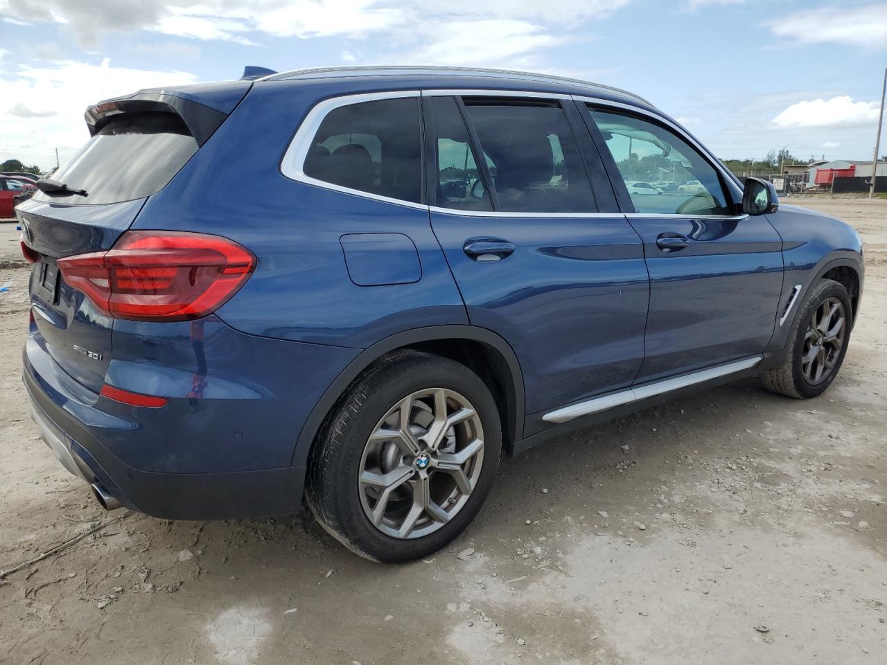 2021 BMW X3 VIN 5UXTY3C0XM9E14330 Copart auction photo, side / rear end damage thumbnail 3