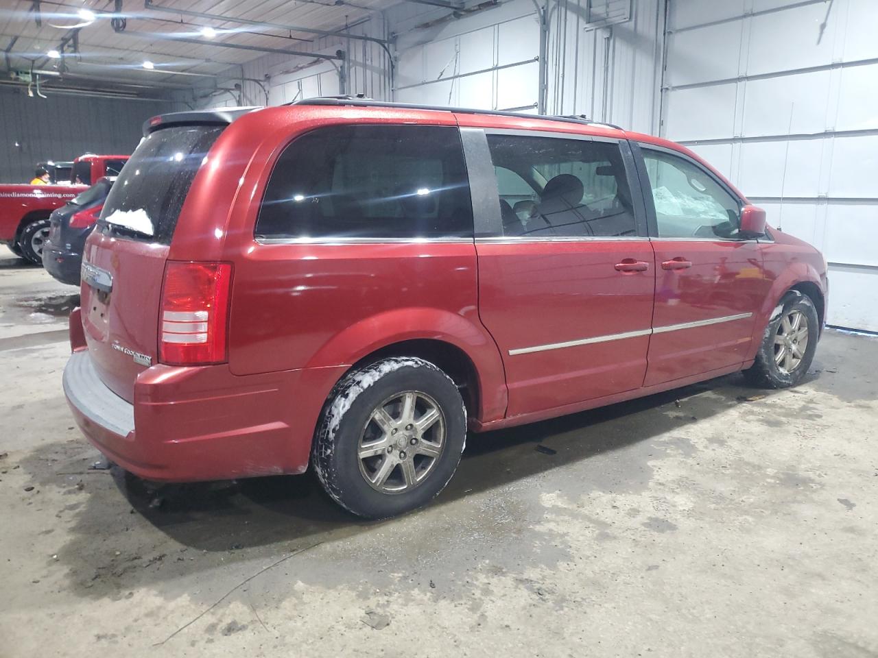 2009 Chrysler Town & Country VIN 2A8HR54109R540601 Copart auction photo, front end / minor dent/scratches damage thumbnail 3