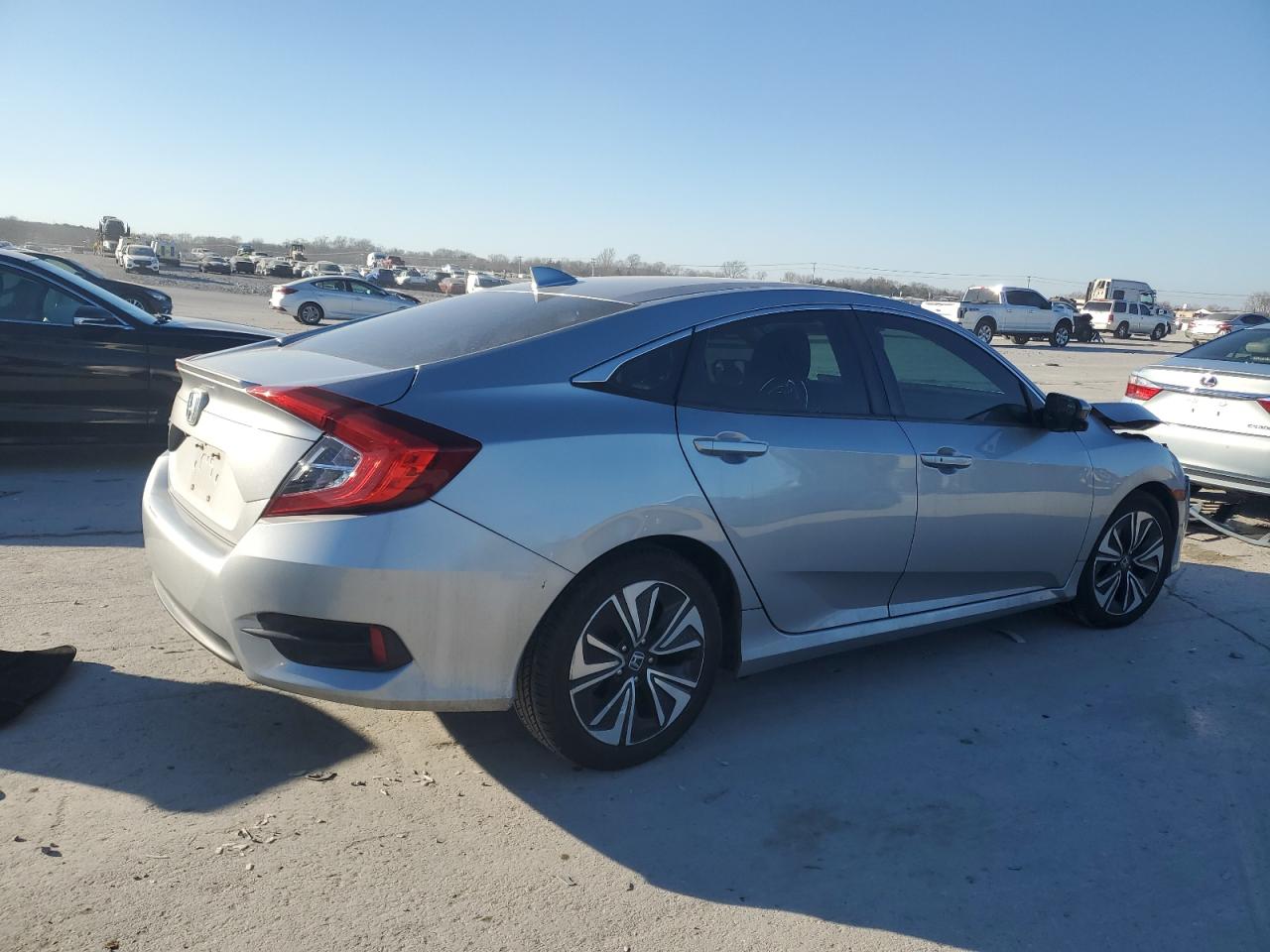 2016 Honda Civic VIN 19XFC1F71GE037104 Copart auction photo, front end / minor dent/scratches damage thumbnail 3