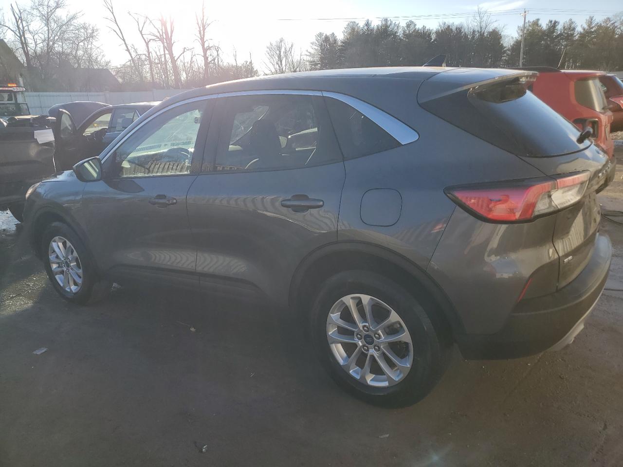 2021 Ford Escape VIN 1FMCU9BZ2MUA58932 Copart auction photo, front end damage thumbnail 2