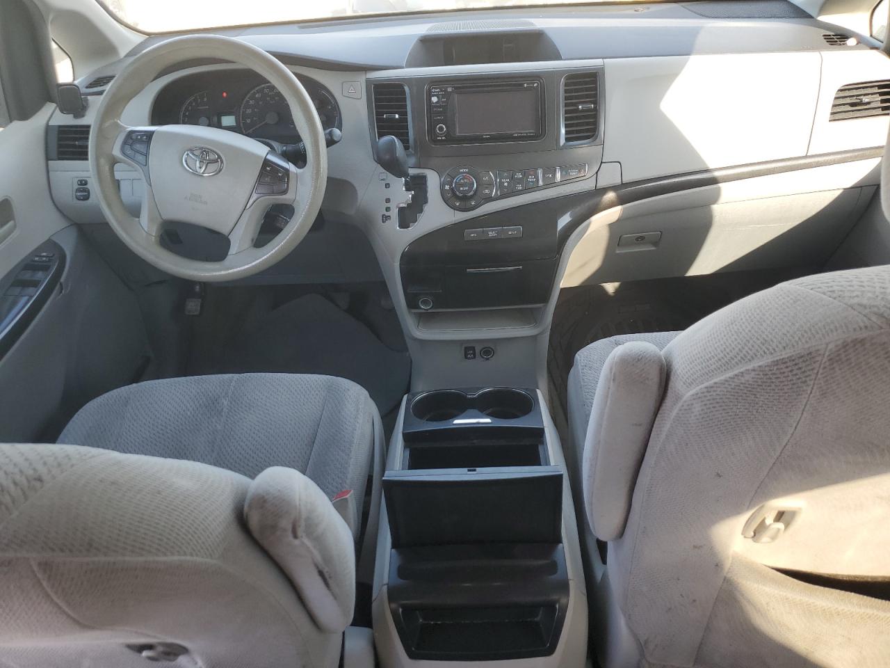 2014 Toyota Sienna VIN 5TDKK3DC9ES481878 Copart auction photo, rear end damage thumbnail 8