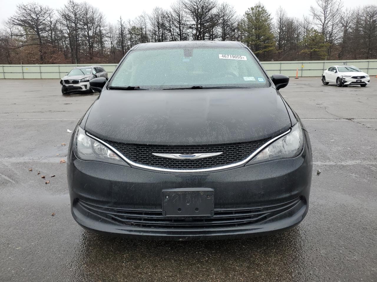 2017 Chrysler Pacifica VIN 2C4RC1DG8HR756933 Copart auction photo, side / minor dent/scratches damage thumbnail 5
