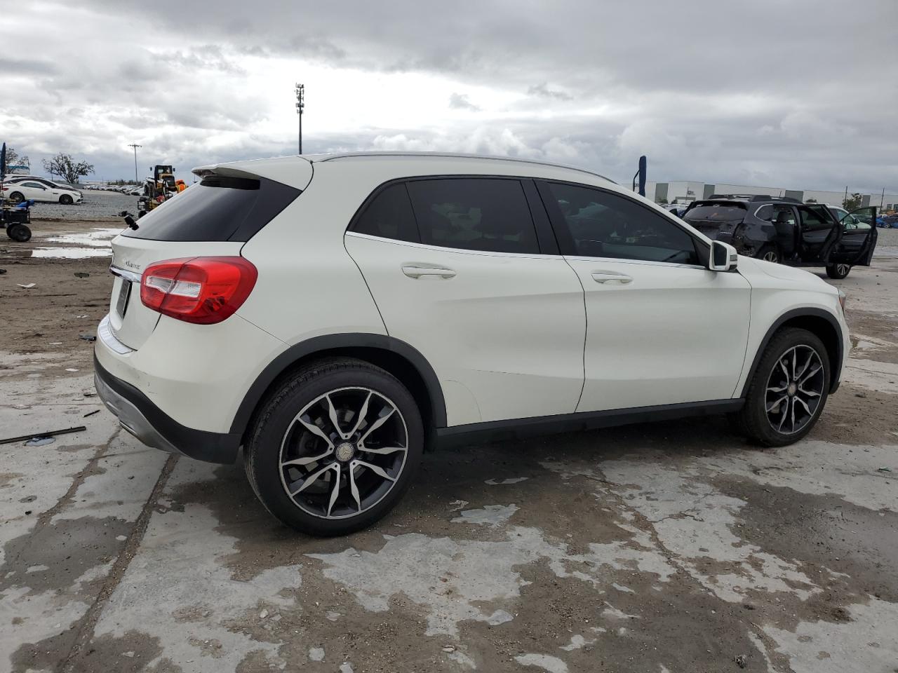 2015 Mercedes-Benz GLA-klasse VIN WDCTG4GB4FJ122946 Copart auction photo, side damage thumbnail 3