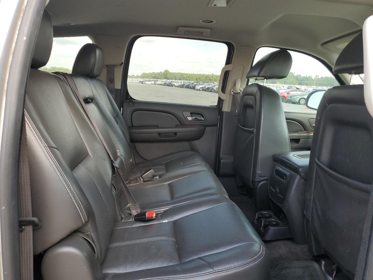 2014 Chevrolet Suburban VIN 1GNSKHE77ER218860 Copart auction photo, rear end damage thumbnail 12
