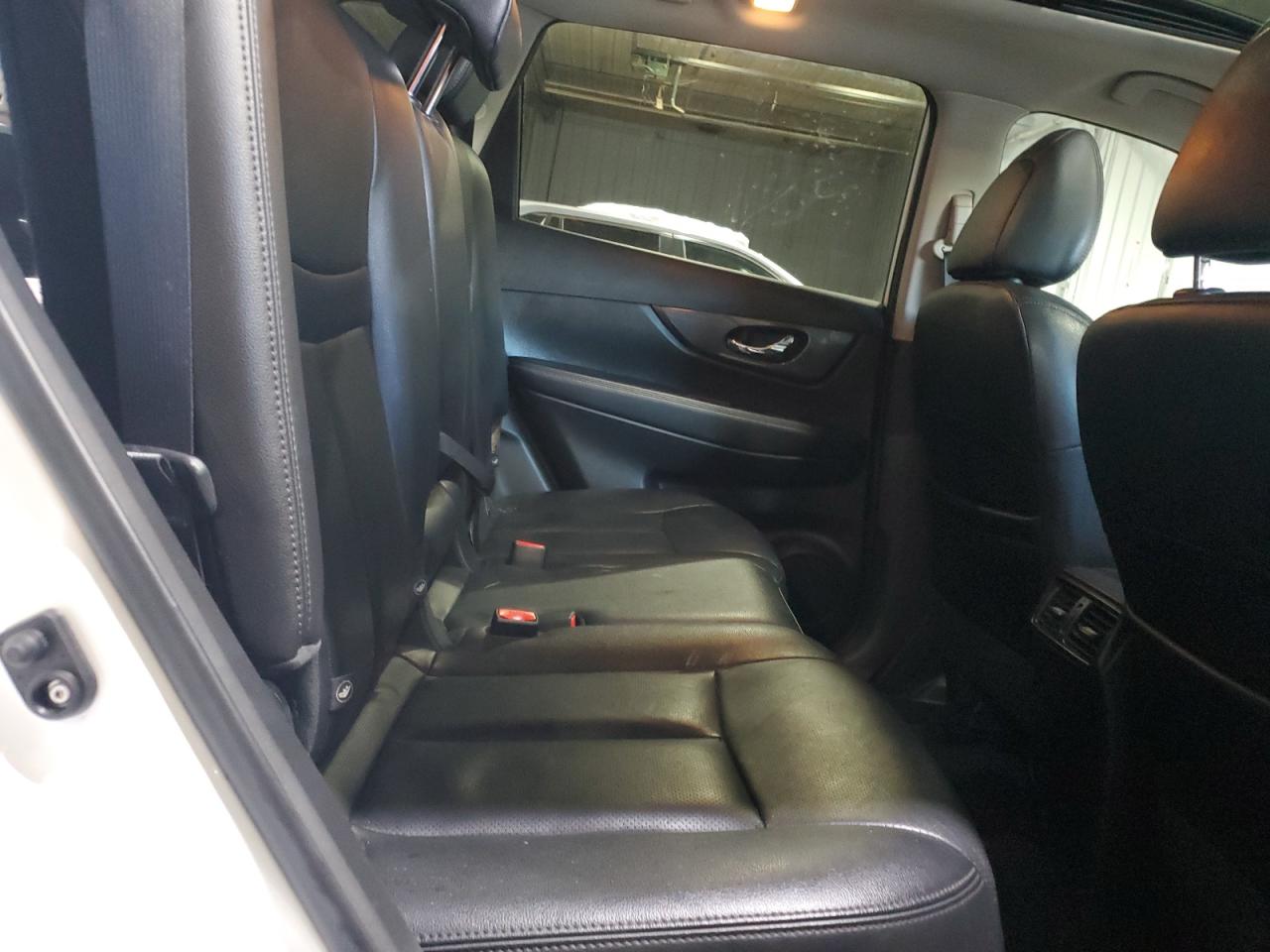 2016 Nissan Rogue VIN 5N1AT2MV5GC755906 Copart auction photo, rear end / minor dent/scratches damage thumbnail 11
