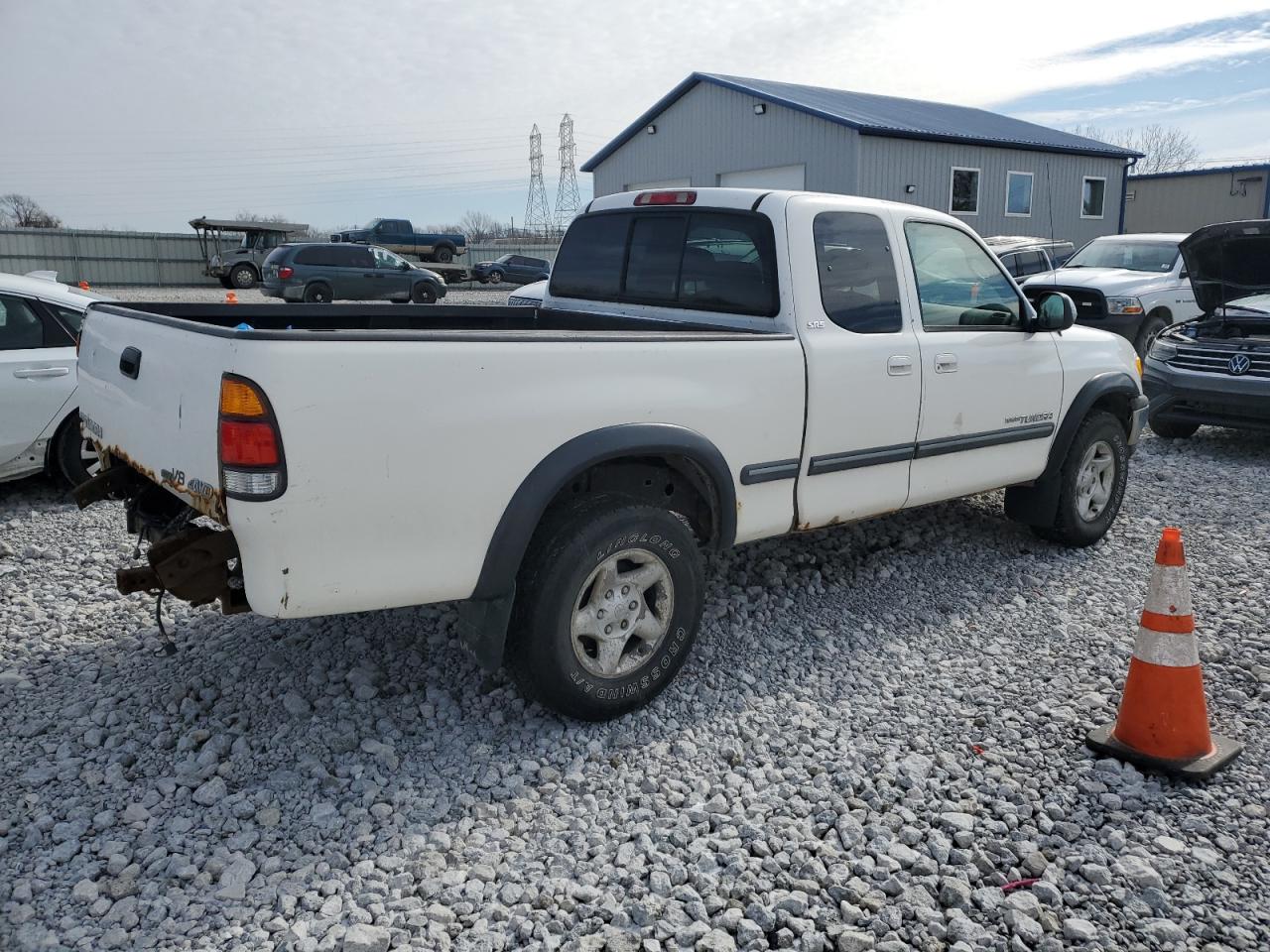 2002 Toyota Tundra VIN 5TBBT441X2S268301 Copart auction photo, minor dent/scratches damage thumbnail 3