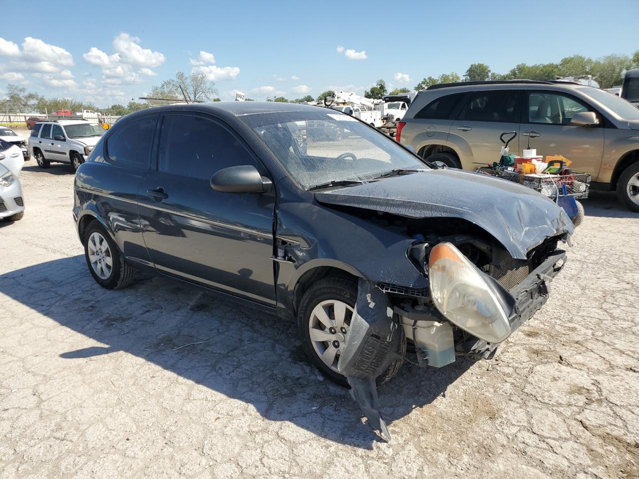 2009 Hyundai Accent VIN KMHCM36C69U132833 Copart auction photo, front end / minor dent/scratches damage thumbnail 4