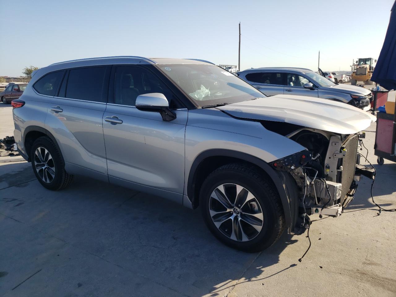 2020 Toyota Highlander VIN 5TDGZRAHXLS012316 Copart auction photo, front end damage thumbnail 4
