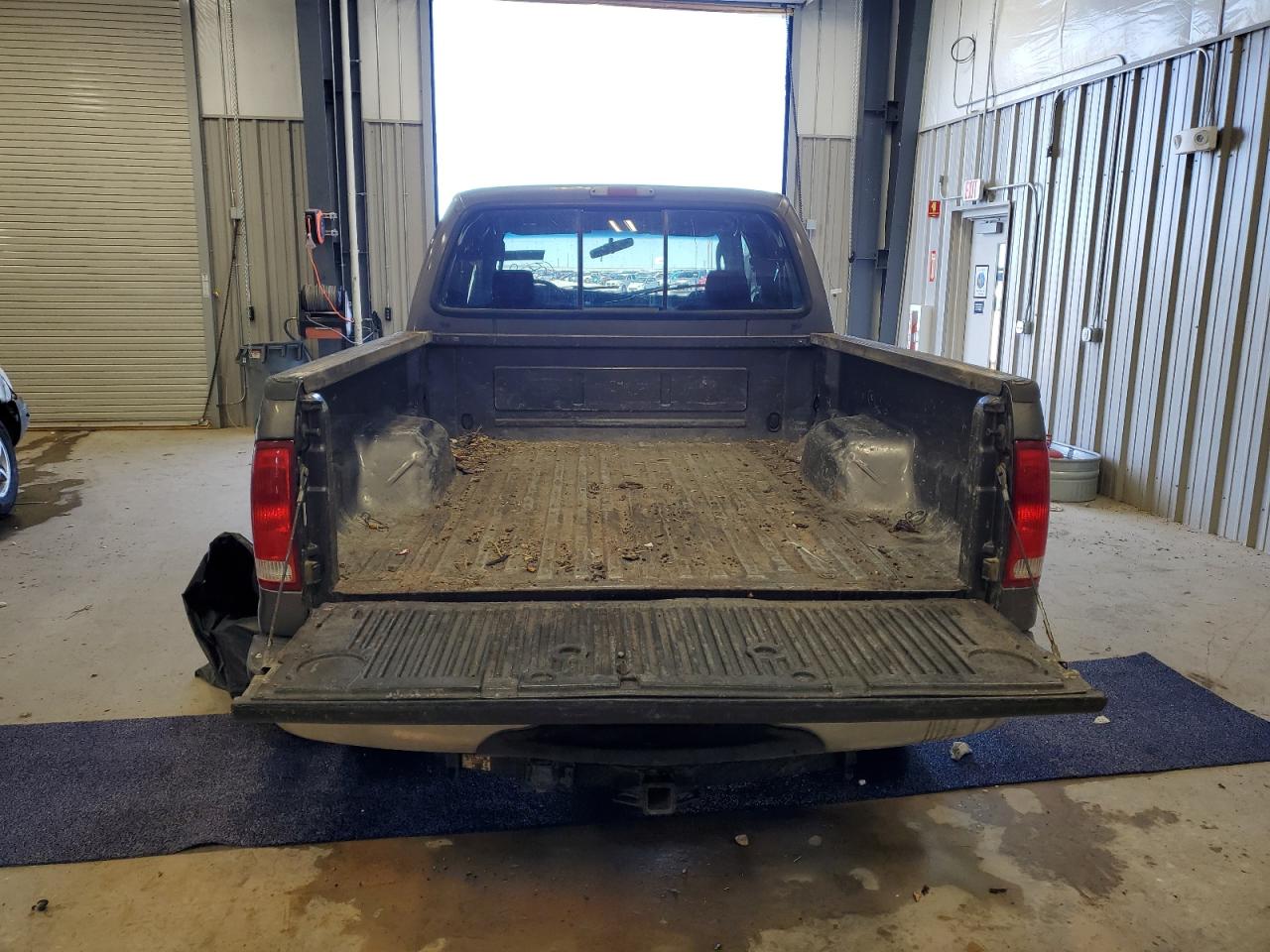 2006 Ford F250 VIN 1FTSW21P06EA82449 Copart auction photo, front end damage thumbnail 6