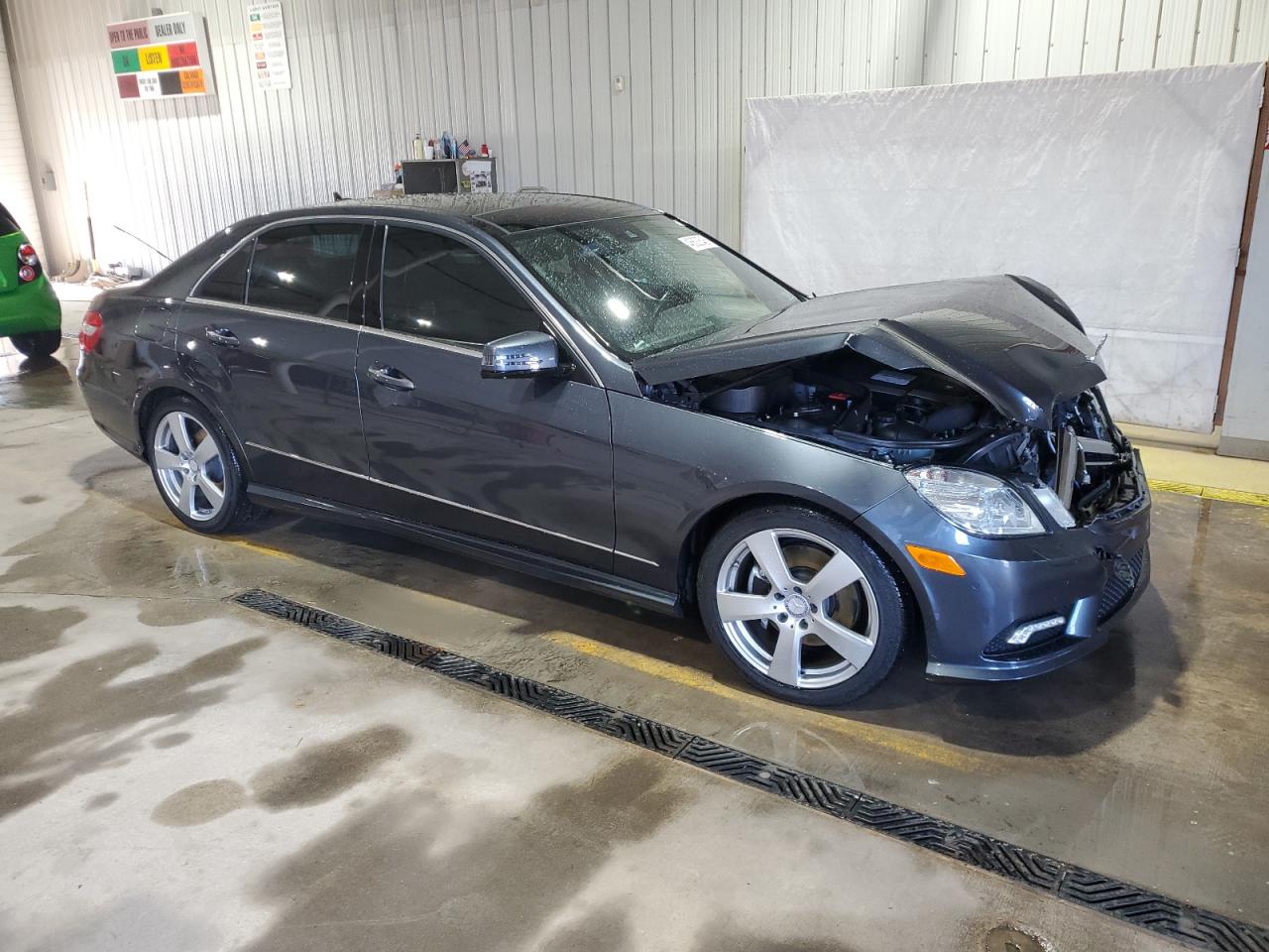 2011 Mercedes-Benz E-klasse VIN WDDHF8HBXBA297139 Copart auction photo, front end damage thumbnail 4