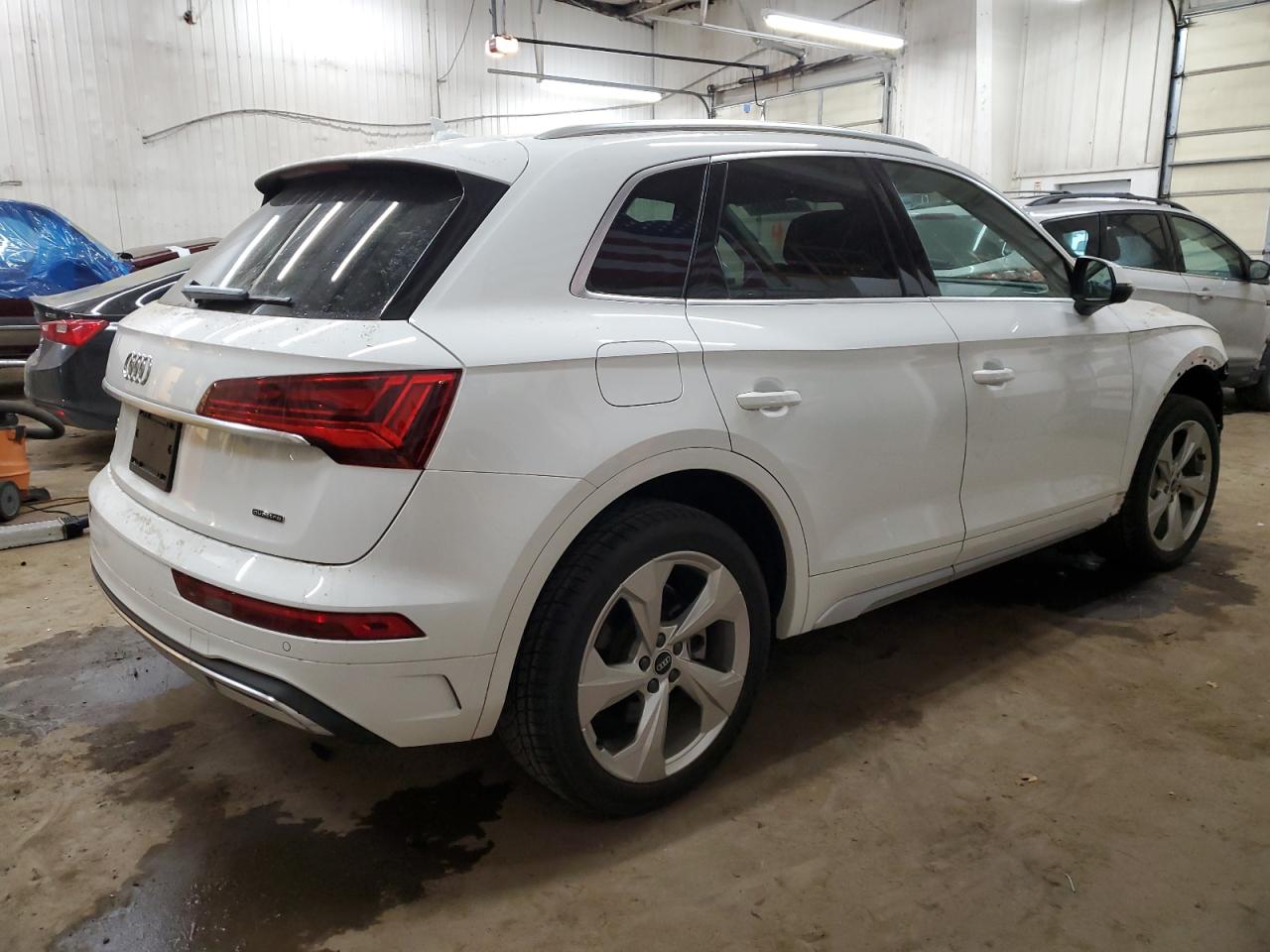 2021 Audi Q5 VIN WA1BAAFY2M2130570 Copart auction photo, front end damage thumbnail 3