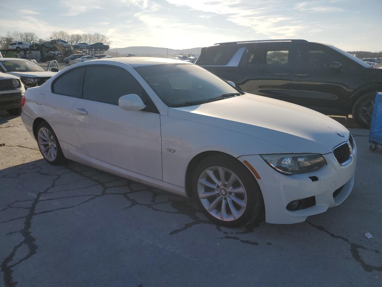 2011 BMW 3er VIN WBAKF3C55BE793265 Copart auction photo, normal wear / water/flood damage thumbnail 4