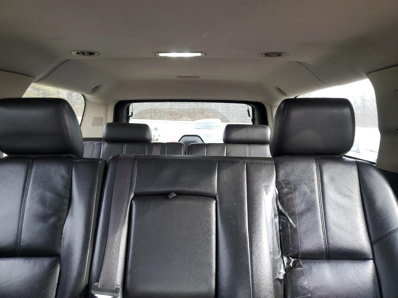 2014 Chevrolet Suburban VIN 1GNSKJE79ER102275 Copart auction photo, front end / minor dent/scratches damage thumbnail 10