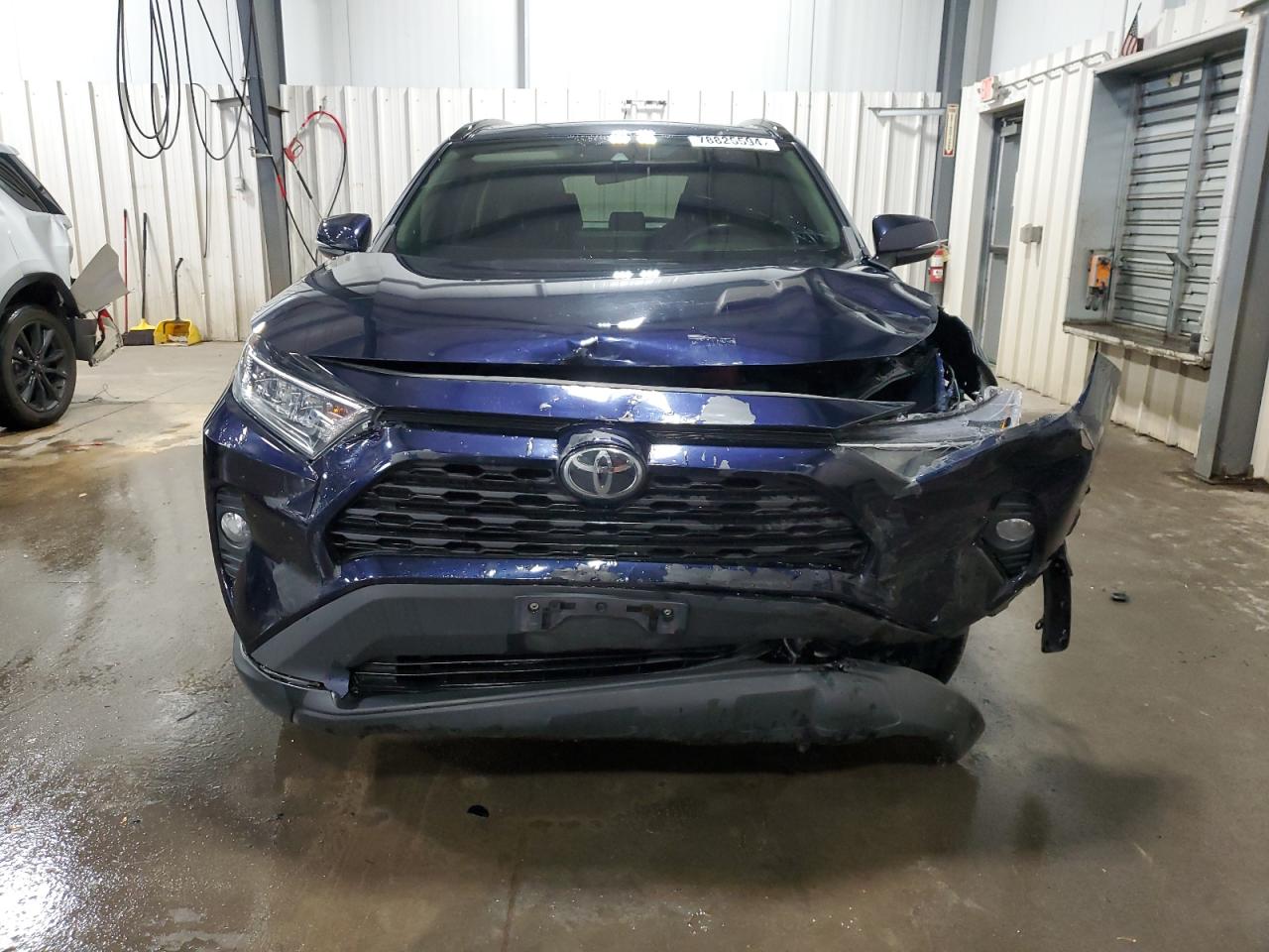2019 Toyota RAV 4 VIN 2T3P1RFV1KC026741 Copart auction photo, front end damage thumbnail 5