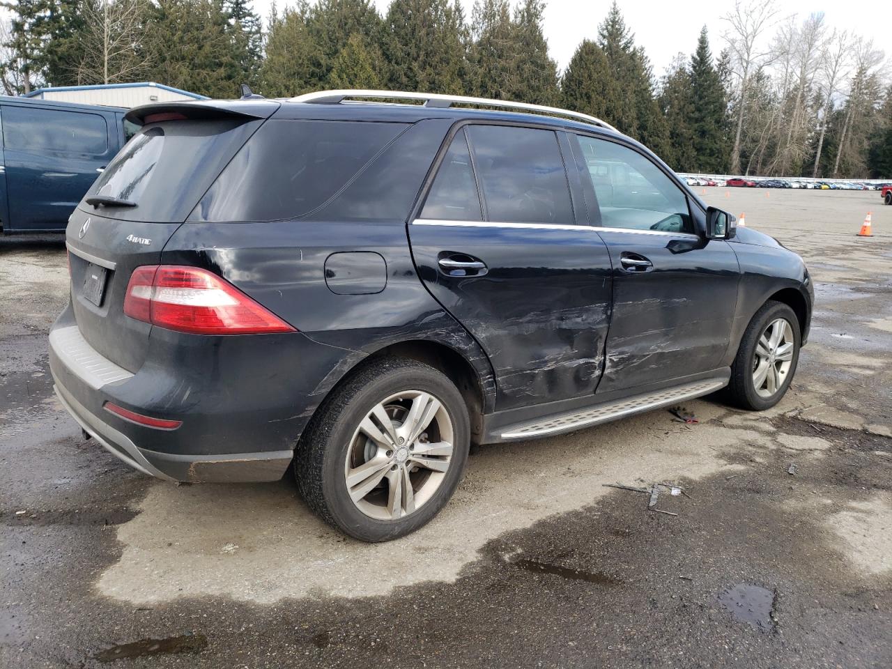 2015 Mercedes-Benz M-klasse VIN 4JGDA5HB8FA619283 Copart auction photo, side / rear end damage thumbnail 3