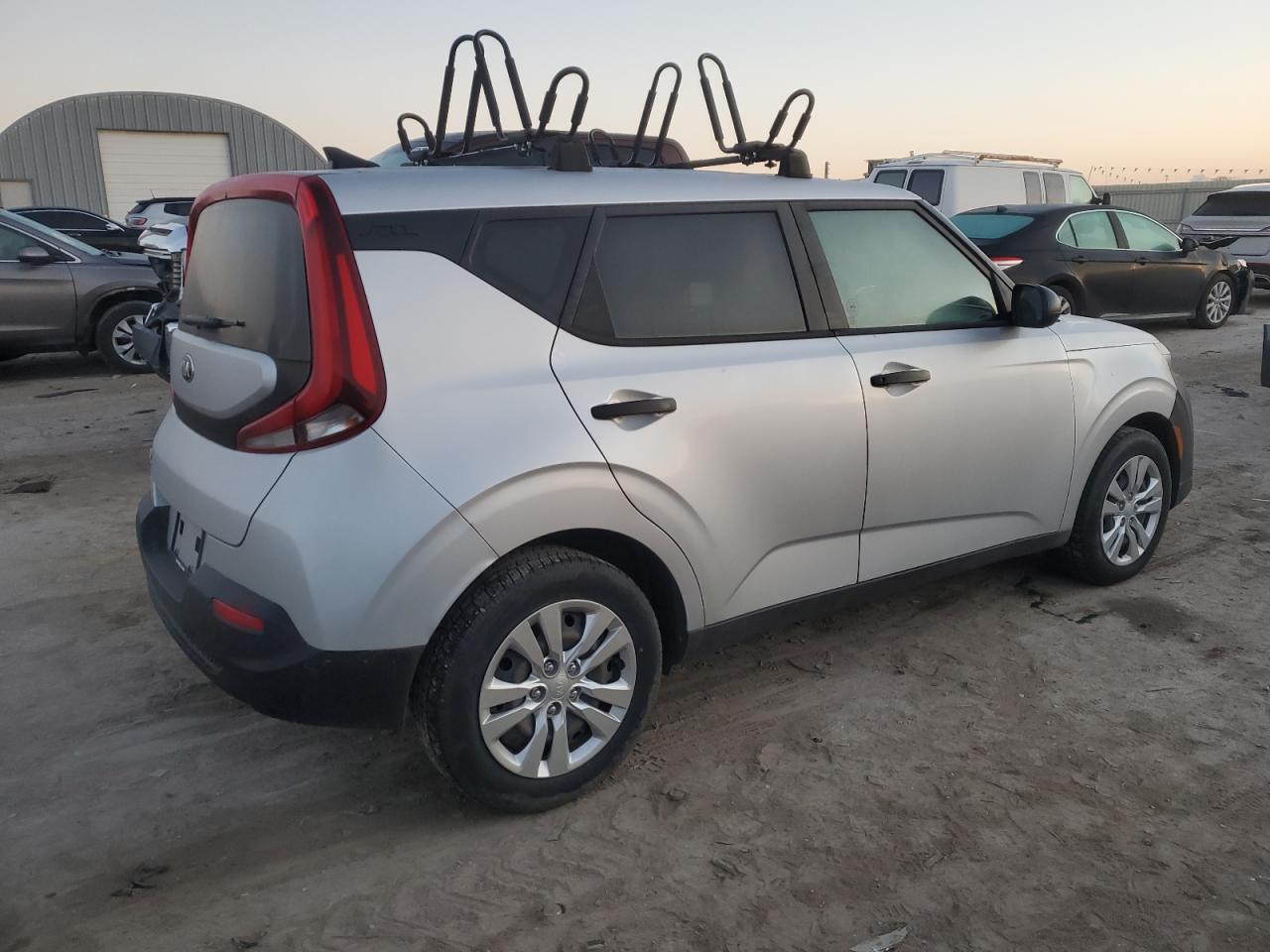 2020 KIA Soul VIN KNDJ22AUXL7091544 Copart auction photo, side / front end damage thumbnail 3