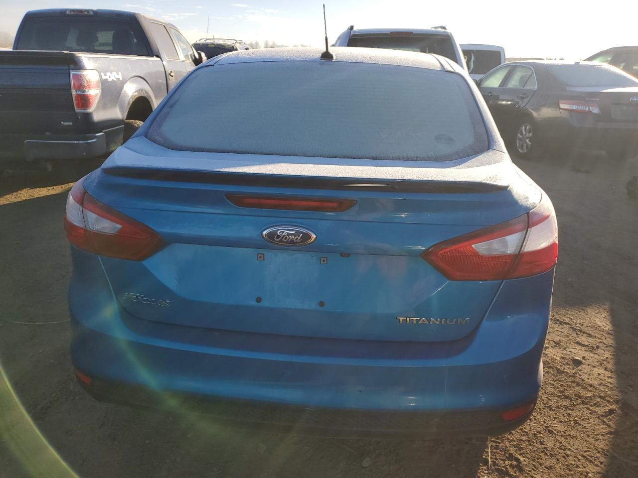 2012 Ford Focus VIN 1FAHP3J22CL329081 Copart auction photo, front end / minor dent/scratches damage thumbnail 6