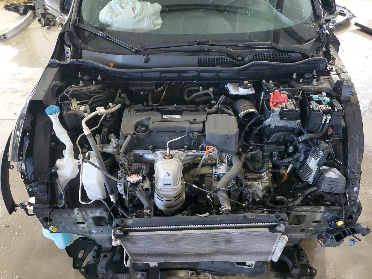 2018 Honda CR-V VIN 2HKRW5H30JH410562 Copart auction photo, front end / minor dent/scratches damage thumbnail 11
