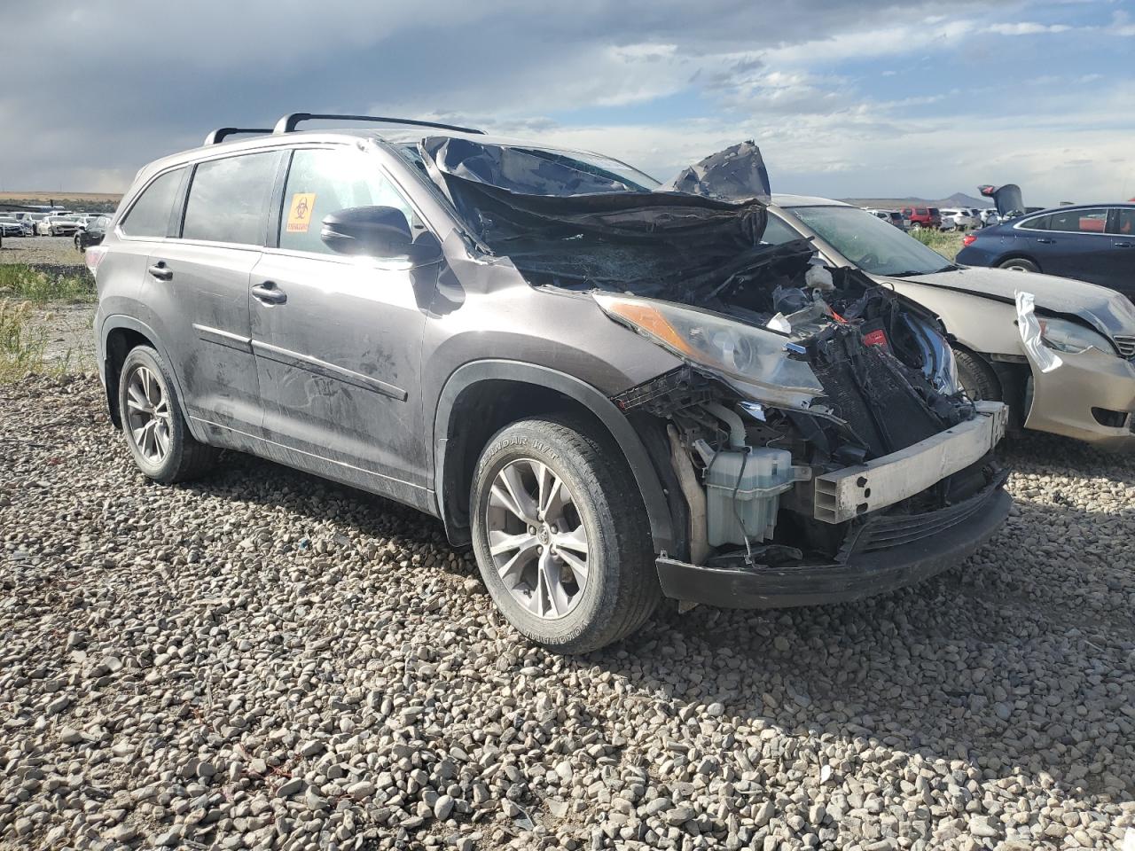 2015 Toyota Highlander VIN 5TDBKRFH4FS202155 Copart auction photo, front end damage thumbnail 4