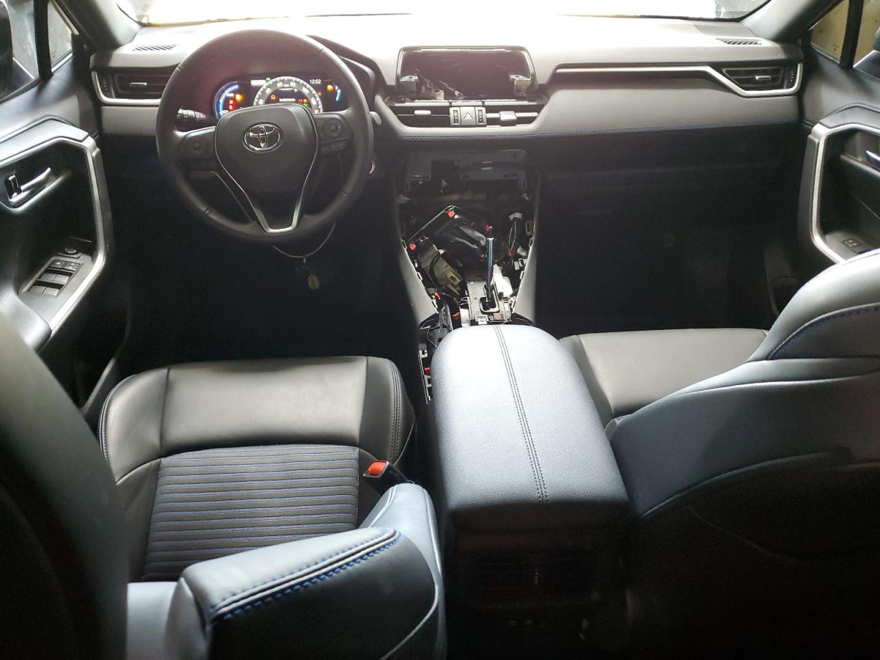 2020 Toyota RAV 4 VIN 2T3EWRFV8LW088985 Copart auction photo, vandalism damage thumbnail 8
