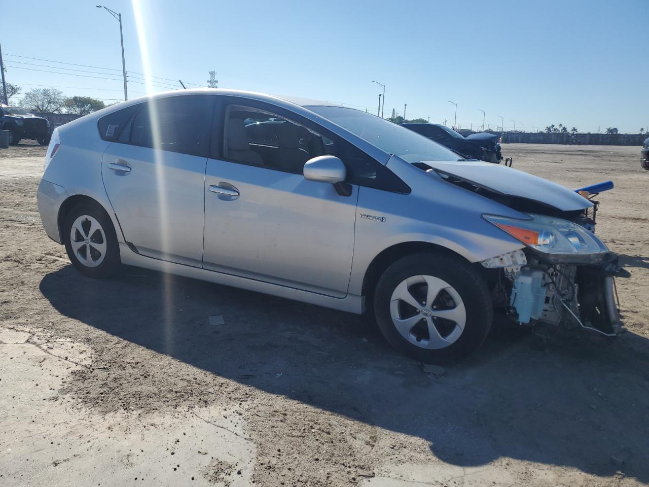 2015 Toyota Prius VIN JTDKN3DU0F1913210 Copart auction photo, front end damage thumbnail 4