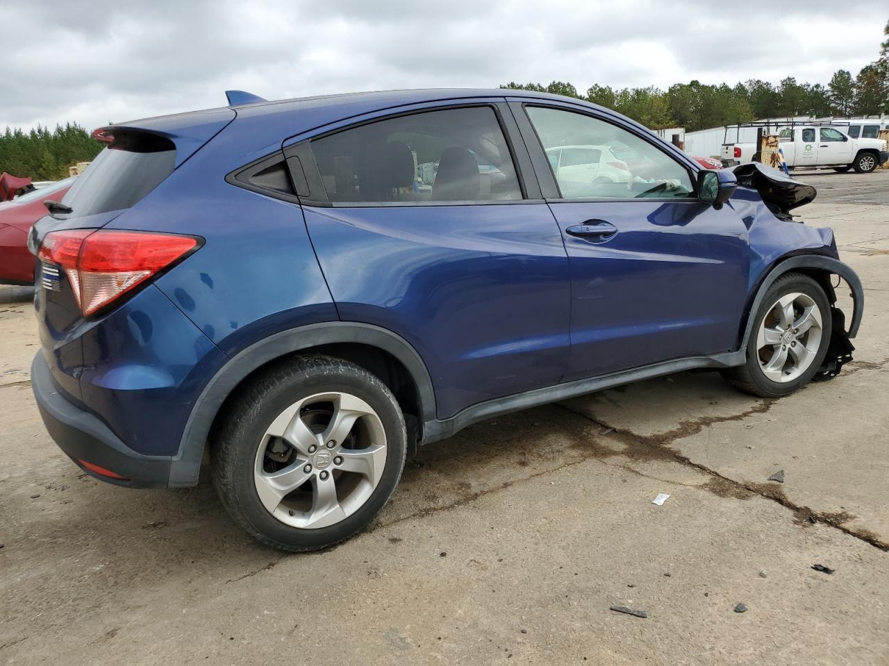 2017 Honda HR-V VIN 3CZRU5H50HG706783 Copart auction photo, front end / side damage thumbnail 3