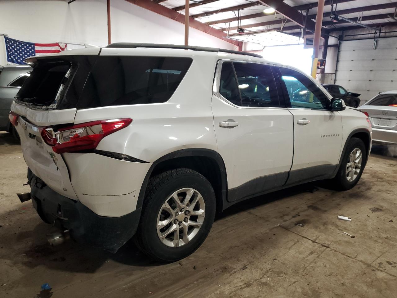 2019 Chevrolet Traverse VIN 1GNEVGKW0KJ234807 Copart auction photo, rear end / front end damage thumbnail 3