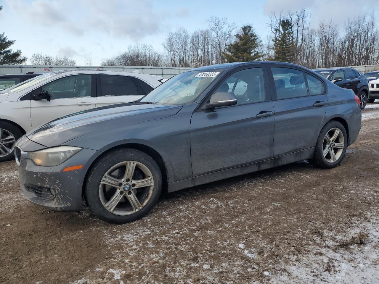 2014 BMW 3er VIN WBA3B3G55ENR81539