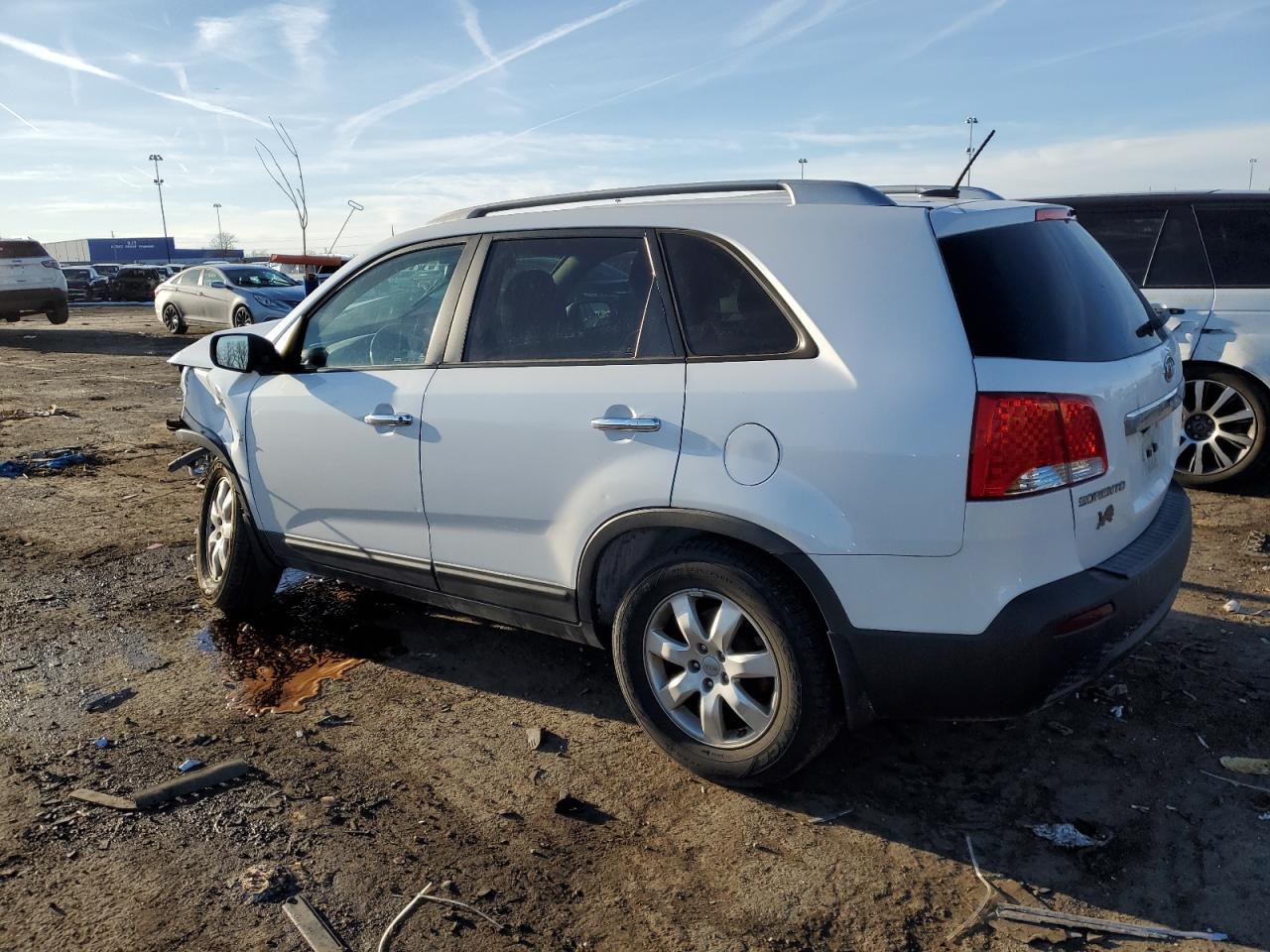 2013 KIA Sorento VIN 5XYKT3A64DG413835 Copart auction photo, front end damage thumbnail 2