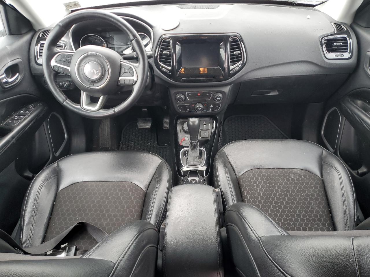 2020 Jeep Compass VIN 3C4NJDBB6LT205290 Copart auction photo, side / top/roof damage thumbnail 8